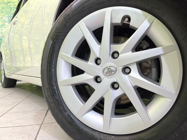 TOYOTA PRIUS Alpha 2013