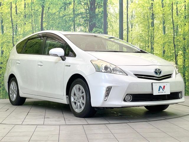TOYOTA PRIUS Alpha 2013