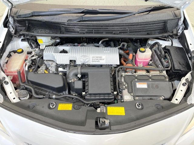 TOYOTA PRIUS Alpha 2013