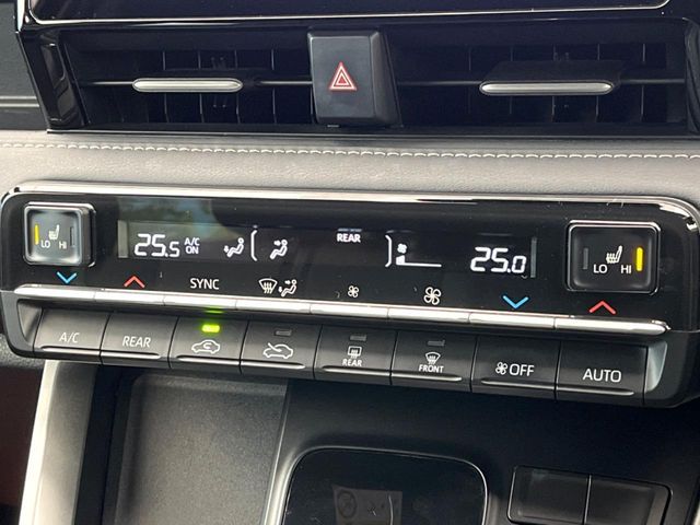 TOYOTA NOAH HYBRID 2024