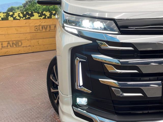 TOYOTA NOAH HYBRID 2024