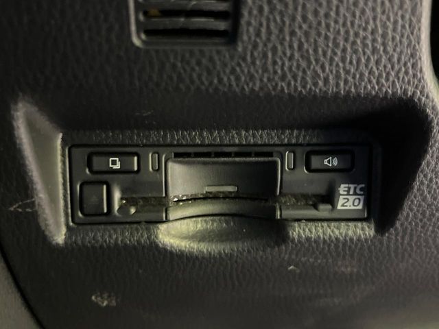 TOYOTA VOXY HYBRID 2023