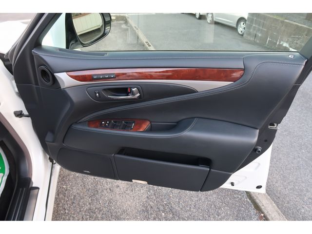 TOYOTA LEXUS LS600h 2014