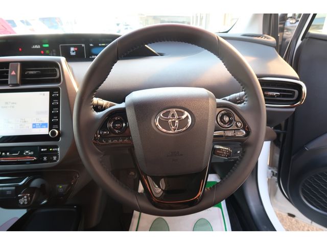 TOYOTA PRIUS 2021