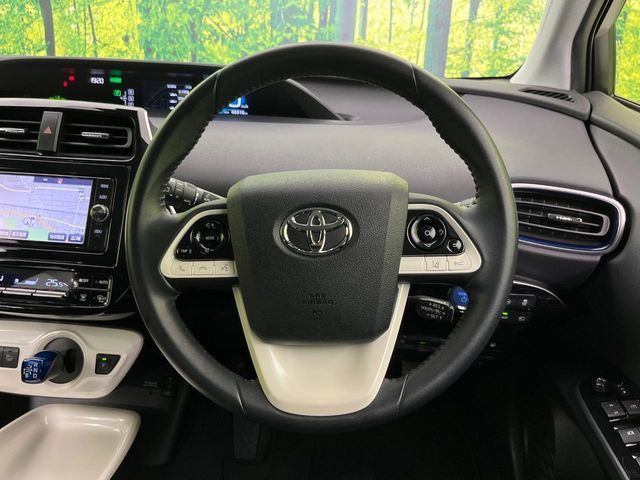 TOYOTA PRIUS 2016