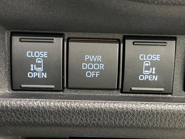 TOYOTA SIENTA HYBRID 2023