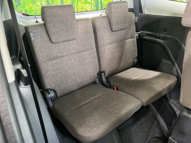 TOYOTA SIENTA HYBRID 2025