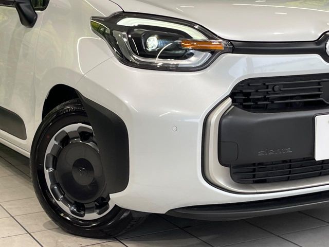 TOYOTA SIENTA HYBRID 2025