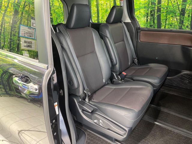 TOYOTA ESQUIRE HYBRID 2015