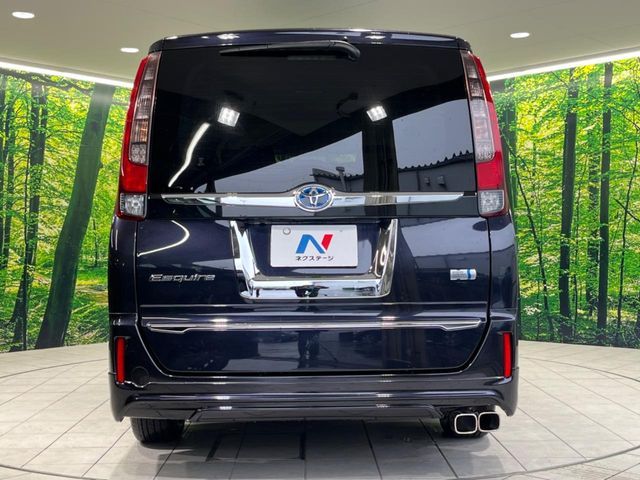 TOYOTA ESQUIRE HYBRID 2015