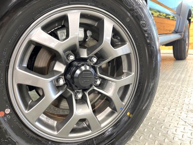 SUZUKI JIMNY NOMADE 2025