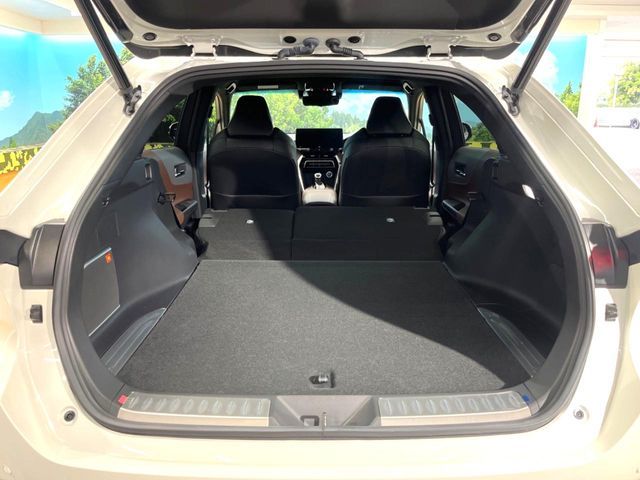 TOYOTA HARRIER HYBRID 2022