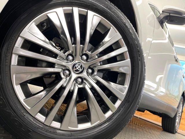 TOYOTA HARRIER HYBRID 2022