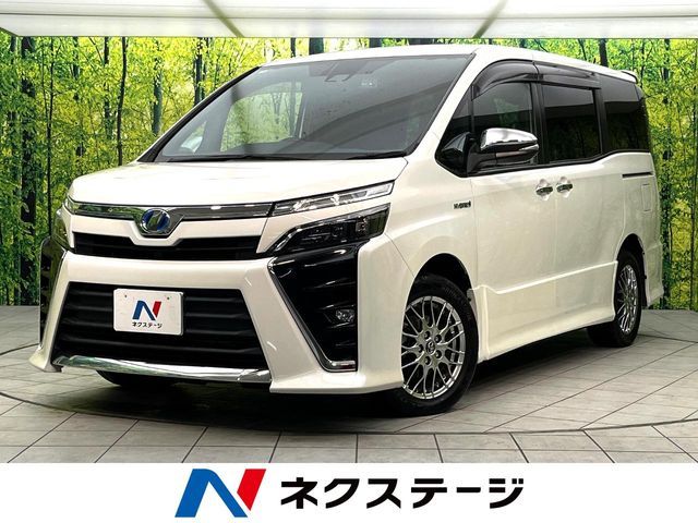 TOYOTA VOXY HYBRID 2018