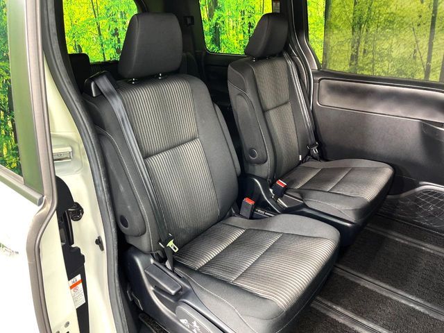 TOYOTA VOXY HYBRID 2018