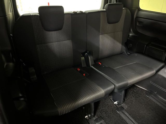 TOYOTA VOXY HYBRID 2018