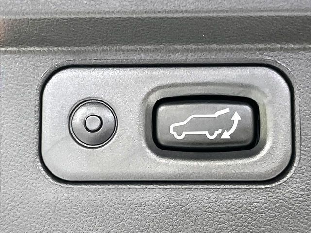 MITSUBISHI DELICA D:5 4WD 2023