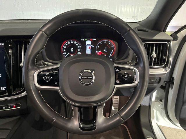 VOLVO VOLVO V60 2021