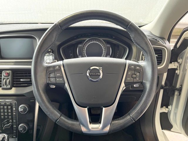 VOLVO VOLVO V40 2018