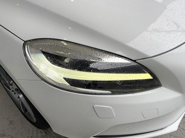 VOLVO VOLVO V40 2018