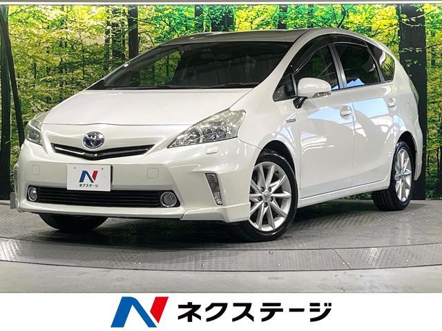 TOYOTA PRIUS Alpha 2012