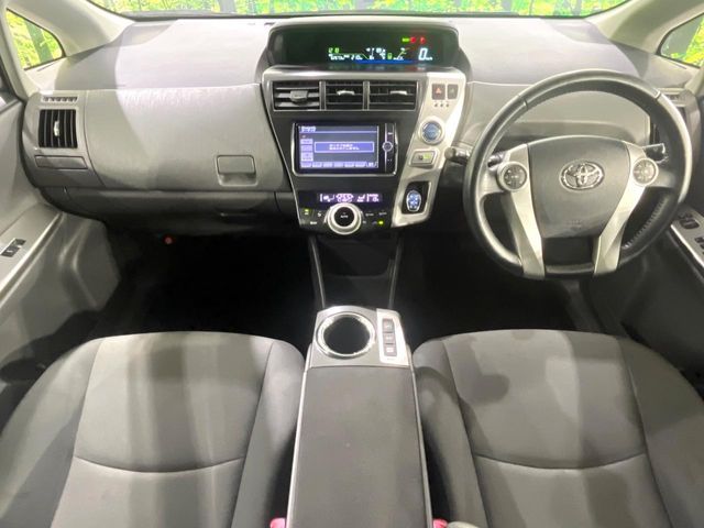 TOYOTA PRIUS Alpha 2012
