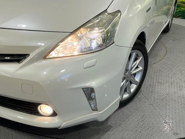 TOYOTA PRIUS Alpha 2012