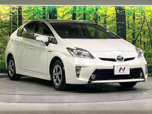 TOYOTA PRIUS 2013