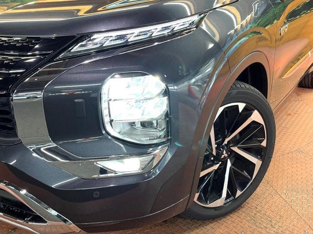 MITSUBISHI OUTLANDER PHEV 2024