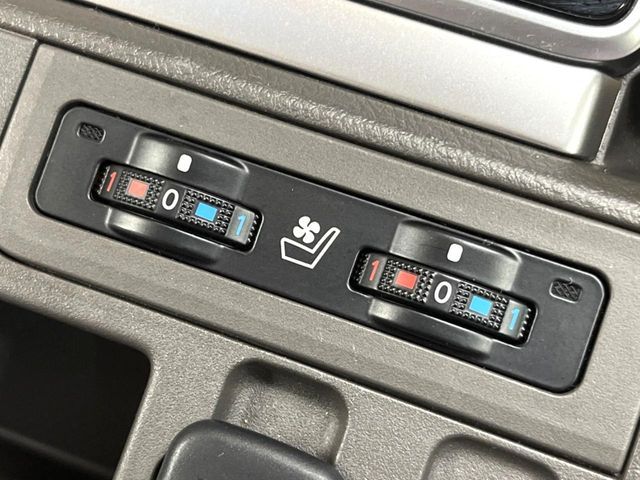 TOYOTA LANDCRUISER PRADO 2023