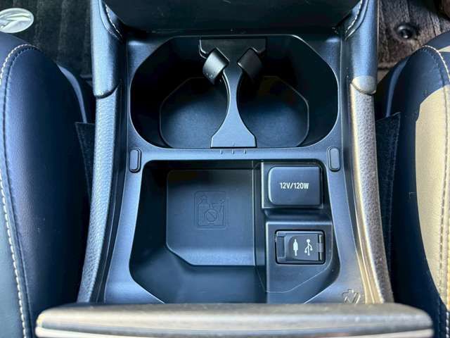 TOYOTA HARRIER HYBRID 2017