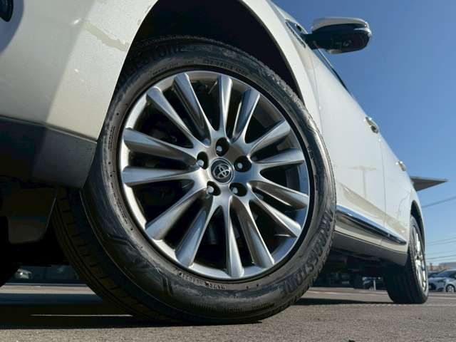 TOYOTA HARRIER HYBRID 2017