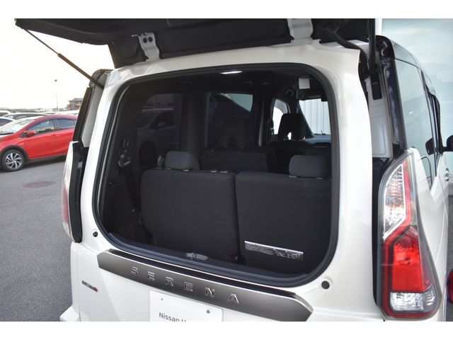 NISSAN SERENA  S-HYBRID 2018