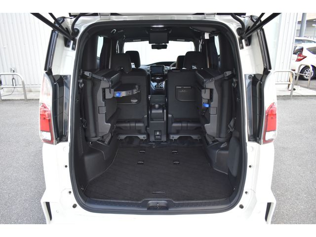 NISSAN SERENA  S-HYBRID 2018