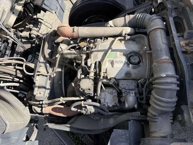 MITSUBISHI FUSOU FIGHTER 2005