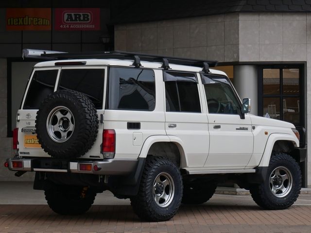 TOYOTA LANDCRUISER van 2015