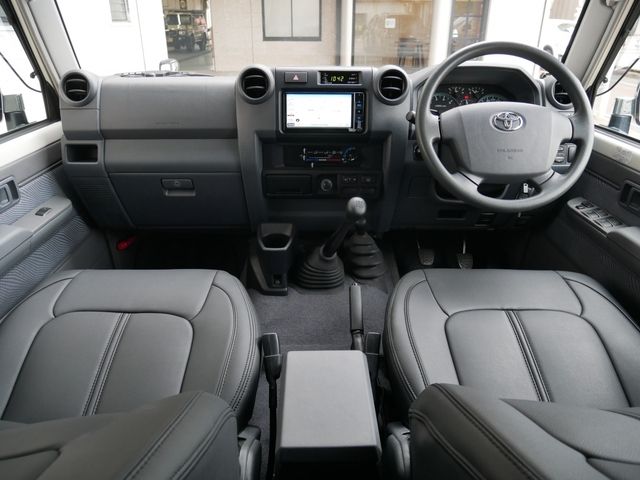 TOYOTA LANDCRUISER van 2015
