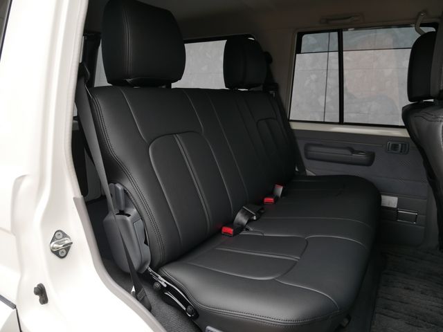 TOYOTA LANDCRUISER van 2015