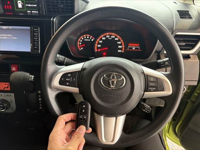 TOYOTA ROOMY 2016