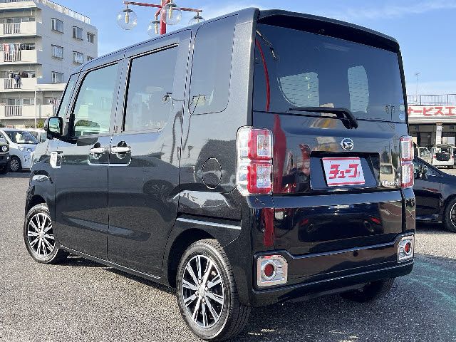 DAIHATSU WAKE 2016
