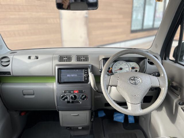 TOYOTA PIXIS SPACE 2016