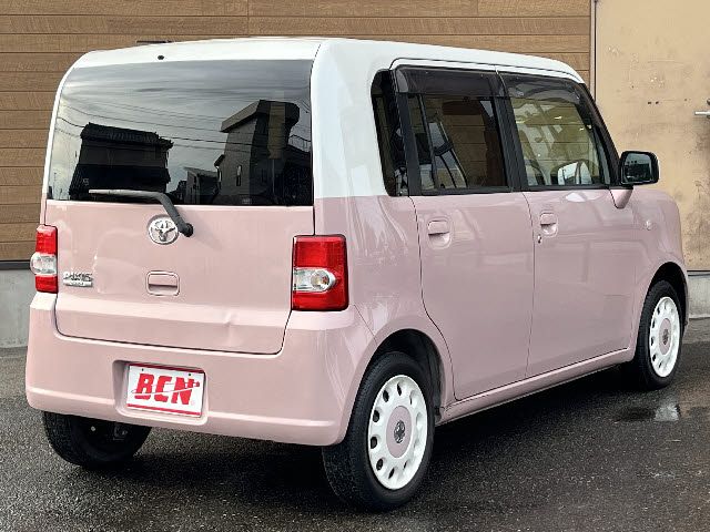 TOYOTA PIXIS SPACE 2016