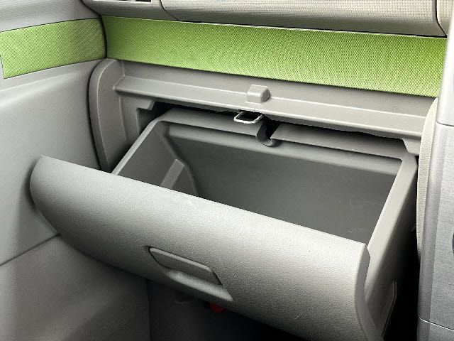 TOYOTA PIXIS SPACE 2016