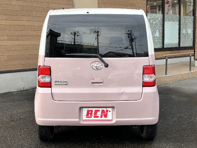 TOYOTA PIXIS SPACE 2016