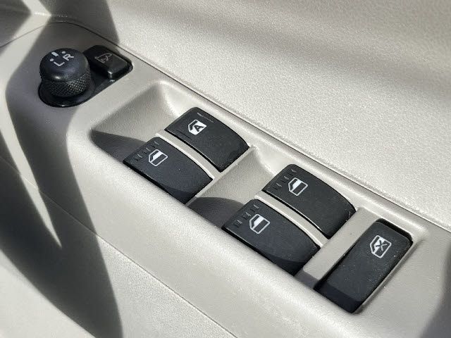 TOYOTA PIXIS SPACE 2016