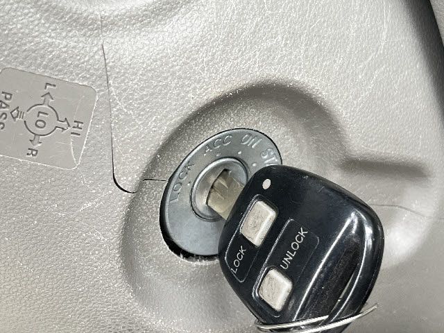 TOYOTA PIXIS SPACE 2016