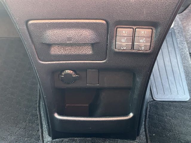 TOYOTA ESQUIRE HYBRID 2015