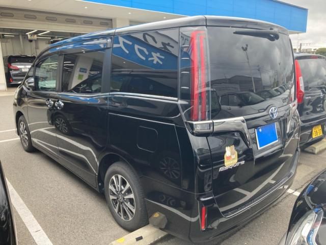 TOYOTA ESQUIRE HYBRID 2021