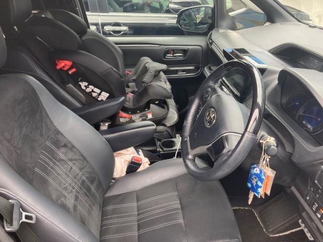 TOYOTA ESQUIRE HYBRID 2021