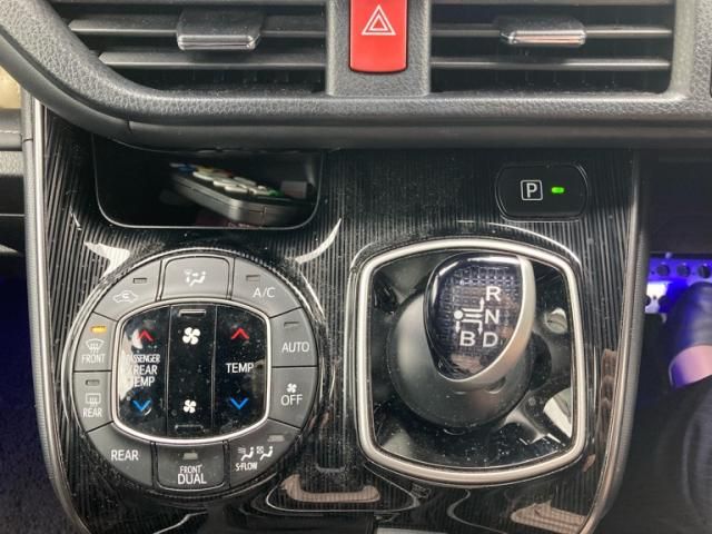 TOYOTA ESQUIRE HYBRID 2021